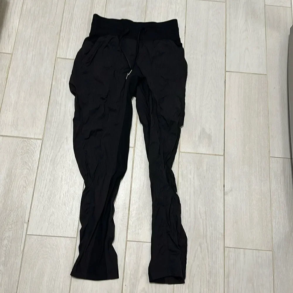 Lululemon black joggers new 4